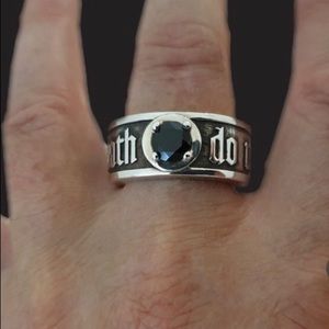 🎁 Gothic Ring